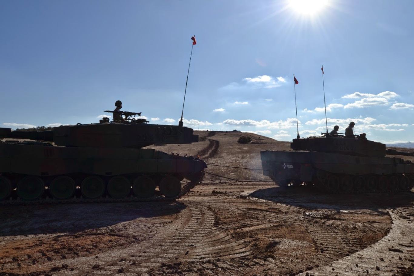 TSK’ya ait tanklar Çobanbey’e giriş yaptı